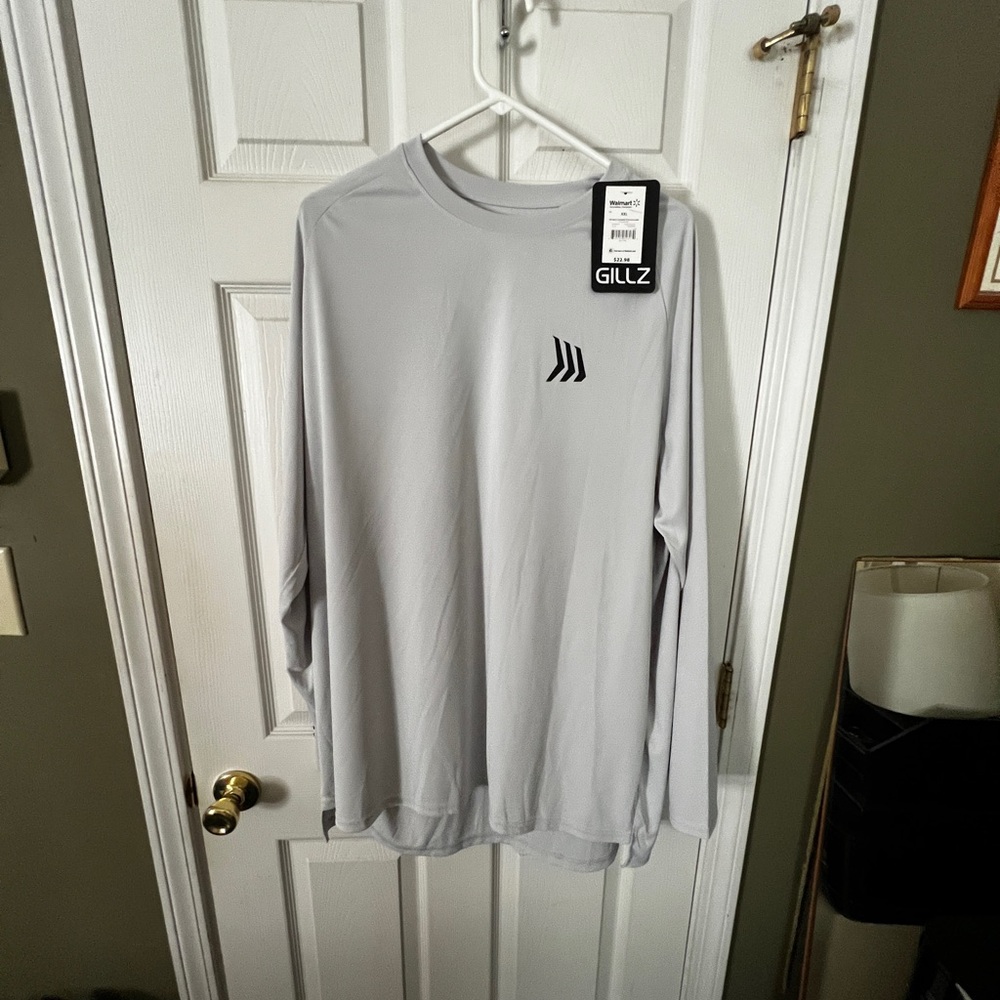 Gillz suns protection shirt NWT, long sleeve grey. Nice shirt